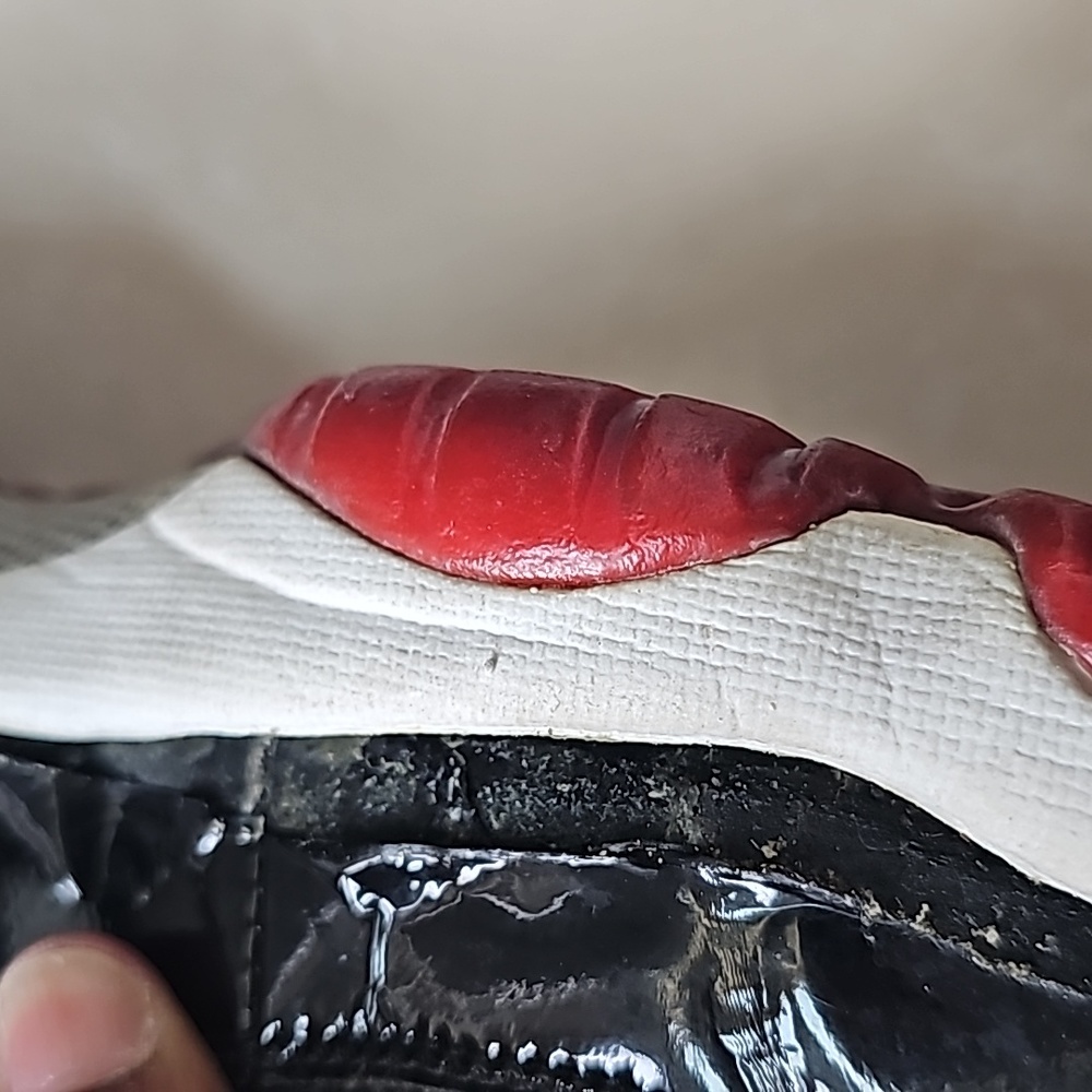 Jordan 11s - Picture 2 of 7